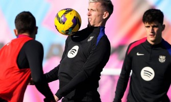 Barcelonští spoluhráči utěšovali skleslého Olma