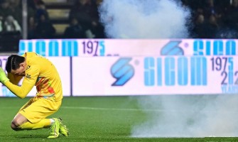 Bezohledné chování fanouška málem stálo jeho tým bod