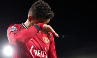 Dojemná scéna: Fanoušci ho prosí, aby zůstal, Casemiro roní slzy