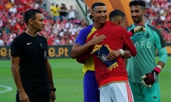 Mane souhlasil, že se připojí