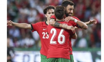 Portugalsko 4-2 Finsko, Fernandes hraje klíčovou roli